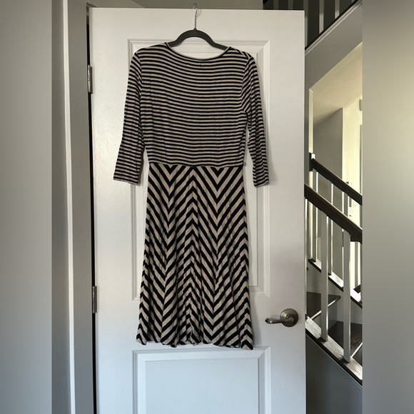 DONATE NWOT VINTAGE Calvin Klein Striped Knit Midi Dress SZ: 6 - Picture 2 of 3